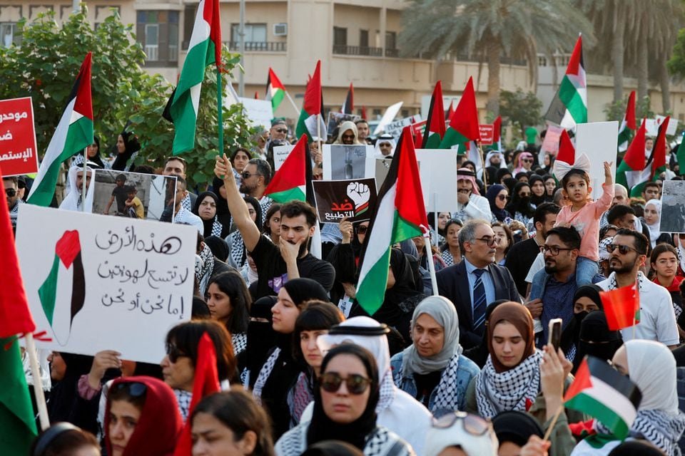 Demonstrators attend a protest in support of Palestinians, amid the ongoing conflict between Israel and the Palestinian Islamist group Hamas, in Muharraq, Bahrain, November 18, 2023. REUTERS/Hamad I Mohammed/File Photo