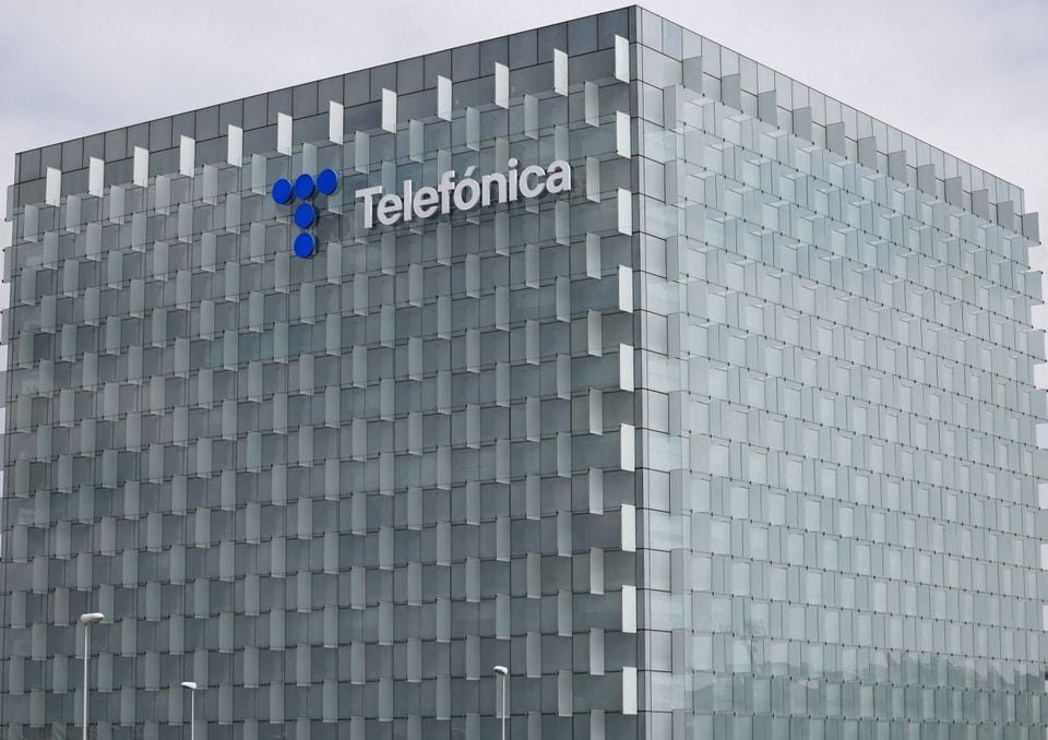 The logo of Spanish telecoms firm Telefonica is seen atop the company's building in Madrid, Spain, September 6, 2023. REUTERS/Violeta Santos Moura//File Photo