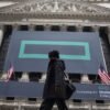 Signs for Hewlett Packard Enterprise Co., cover the facade of the New York Stock Exchange November 2, 2015. REUTERS/Brendan McDermid/File Photo