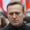 Alexei Navalny: Putin critic's mother 'given hours to agree