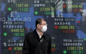 Asia equities struggle as China cuts rates
