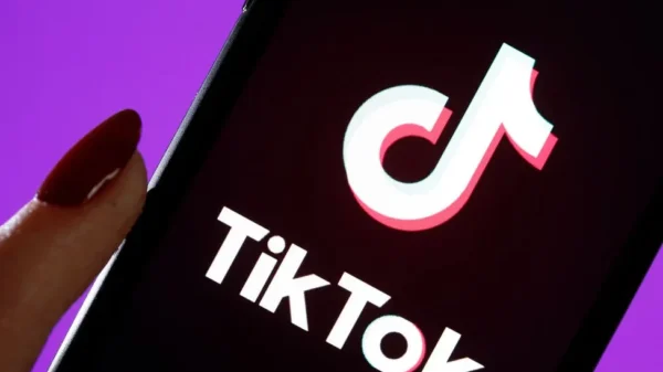 TikTok Users Unite: Revolt Sweeps Across the US Amid Sale Controversy