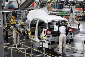 Toyota's Milestone Wage Boost Foreshadows BOJ Policy Adjustment