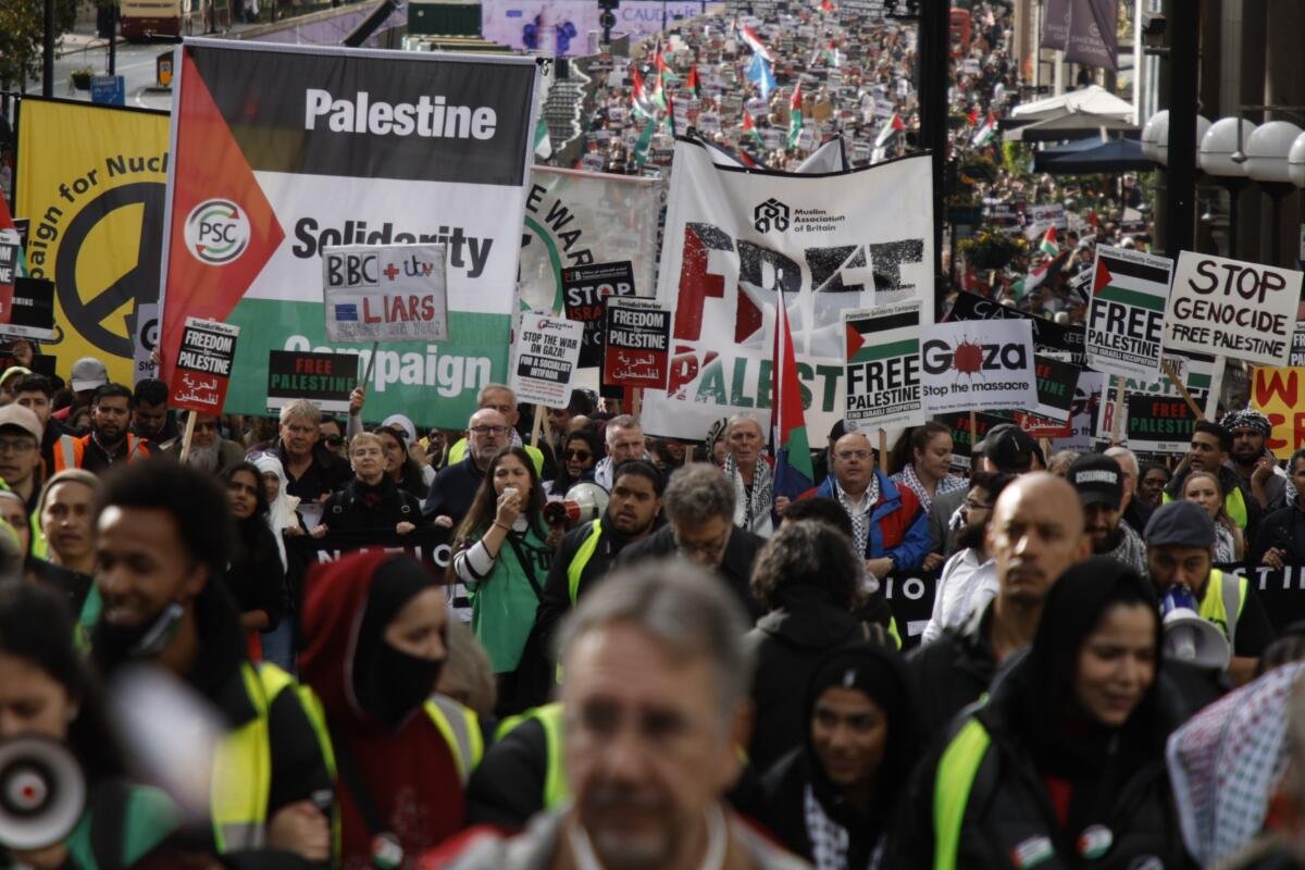 Amsterdam Pro-Palestinian Protest Turns Violent Following Disrupt